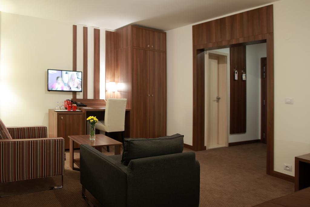 Hotel Metropol Spišská Nová Ves Стая снимка